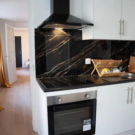 L' Escale Saint Anne Apartment *